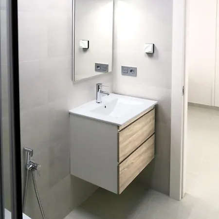 Yourspain C6 شقة *